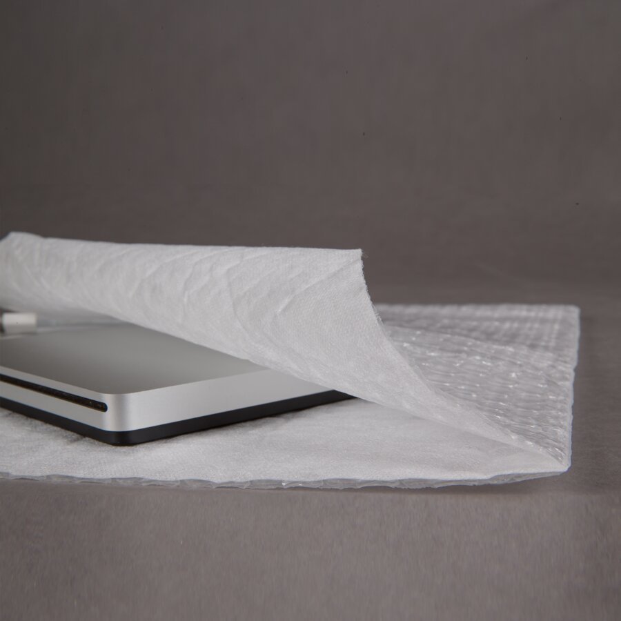 Die Kombination aus Luftpolsterfolie und Vlies macht den Beutel besonders robust und reifest