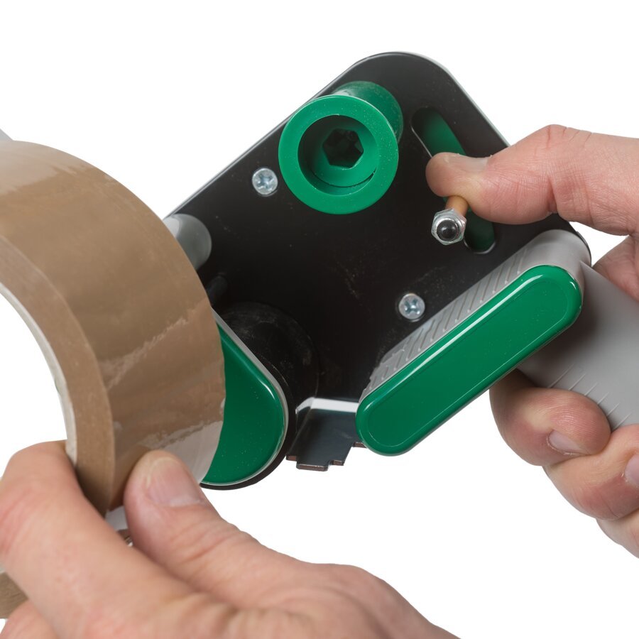 Die Rolle lsst sich einfach in den Abroller einlegen