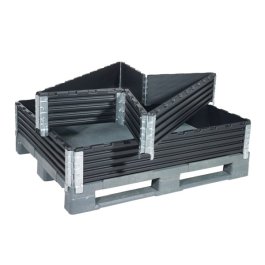 Ein Aufsatzrahmen auf einer Palette und einer quer halb zusammengeklappt darüber