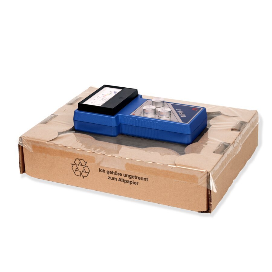 Packgut wird mit Membranverpackung in den passenden Umkarton gelegt... Packgut wird mit Membranverpackung in den passenden Umkarton gelegt...