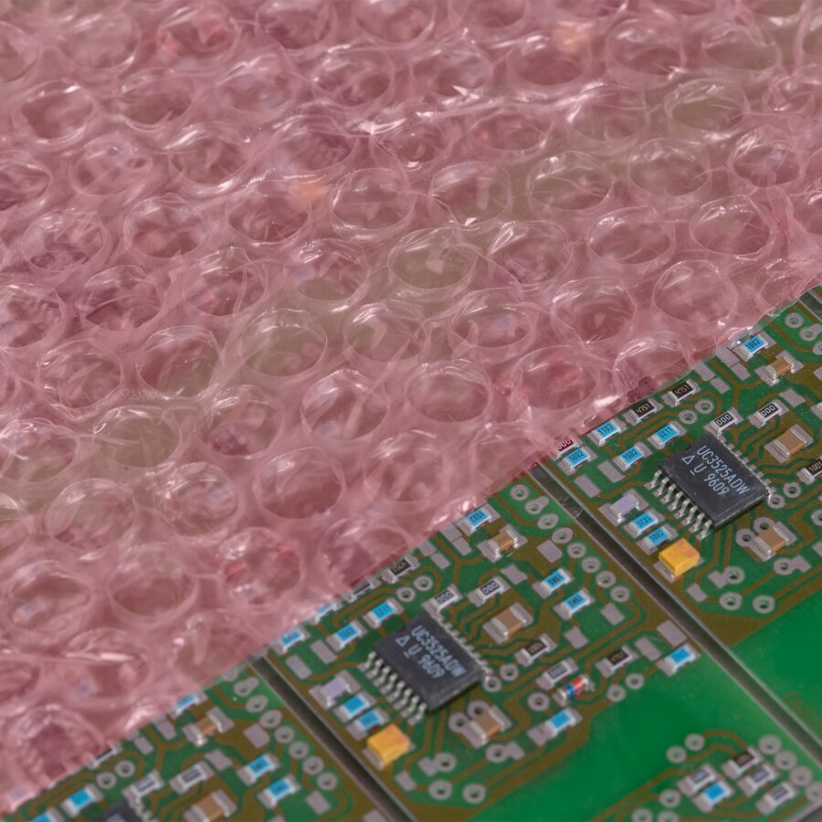 Der Luftpolsterschlauch schtzt elektronische Bauteile vor elektrostatischer Aufladung