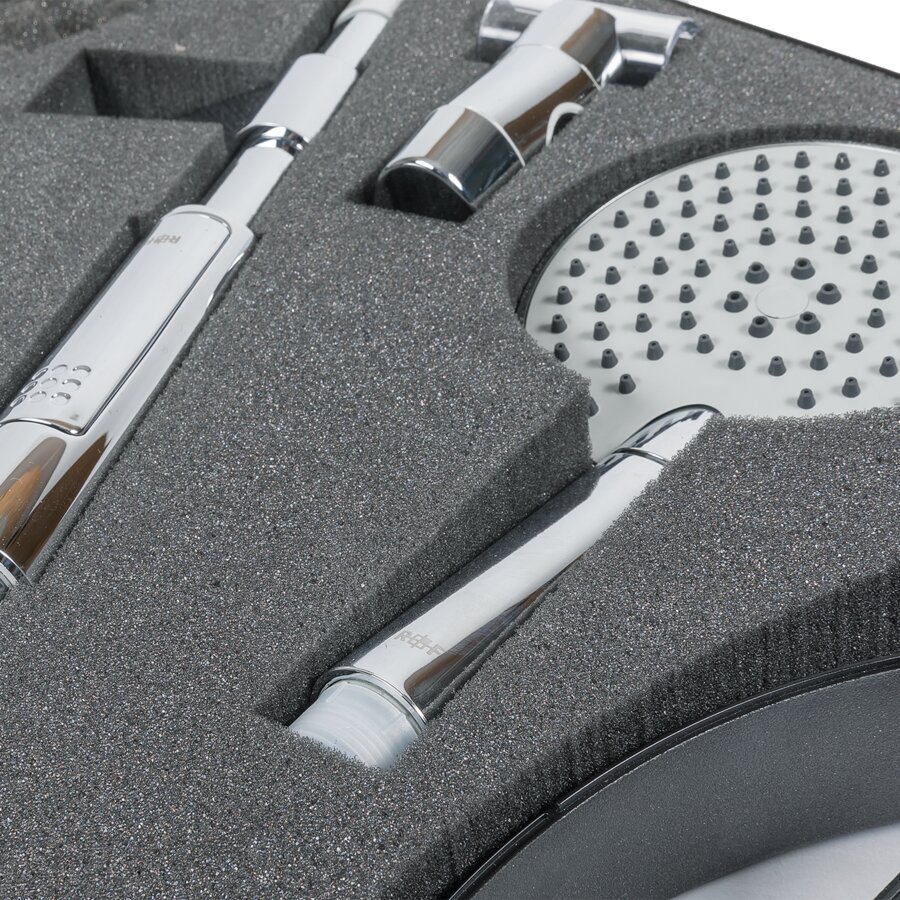 Bei Konstruktivverpackungen wird der Schaumstoff gestanzt und individuell auf das Produkt angepasst