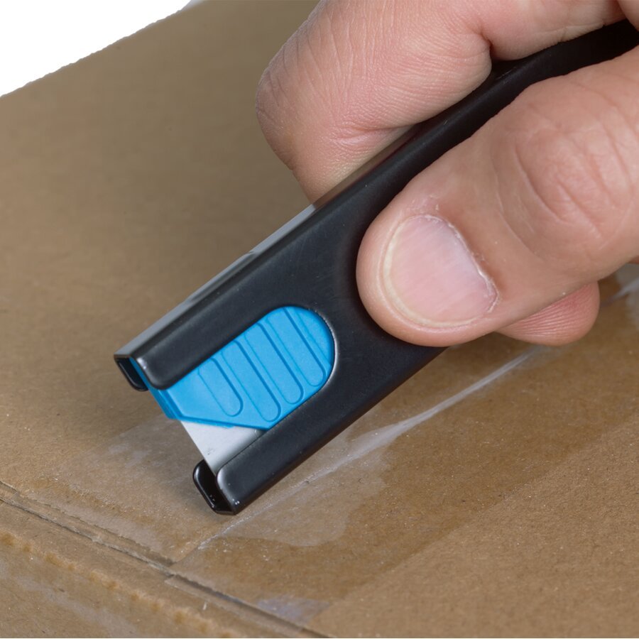 Klinge zieht sich nach dem Schneiden automatisch zurck