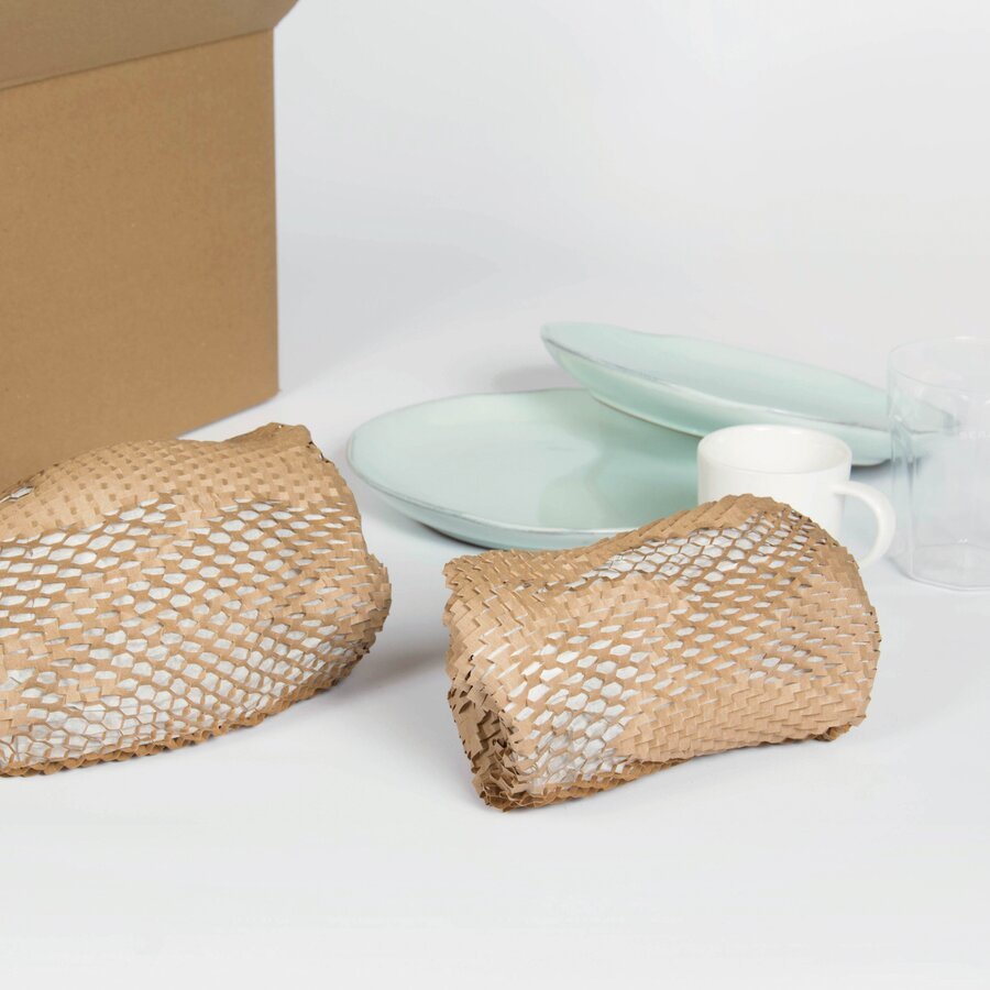 Auch zerbrechliche Waren wie Glas oder Geschirr lassen sich damit sicher verpacken