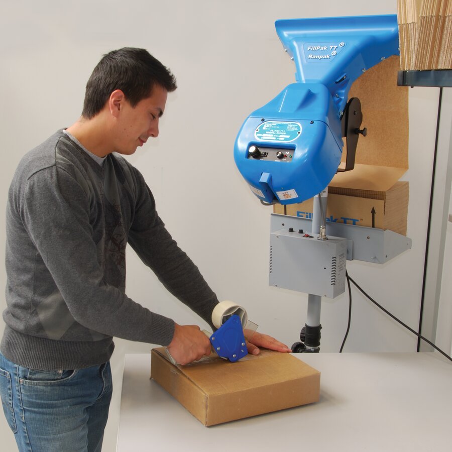 Damit produzieren Sie Ihr Füllmaterial bequem direkt in Ihre Verpackung Damit produzieren Sie Ihr Füllmaterial bequem direkt in Ihre Verpackung